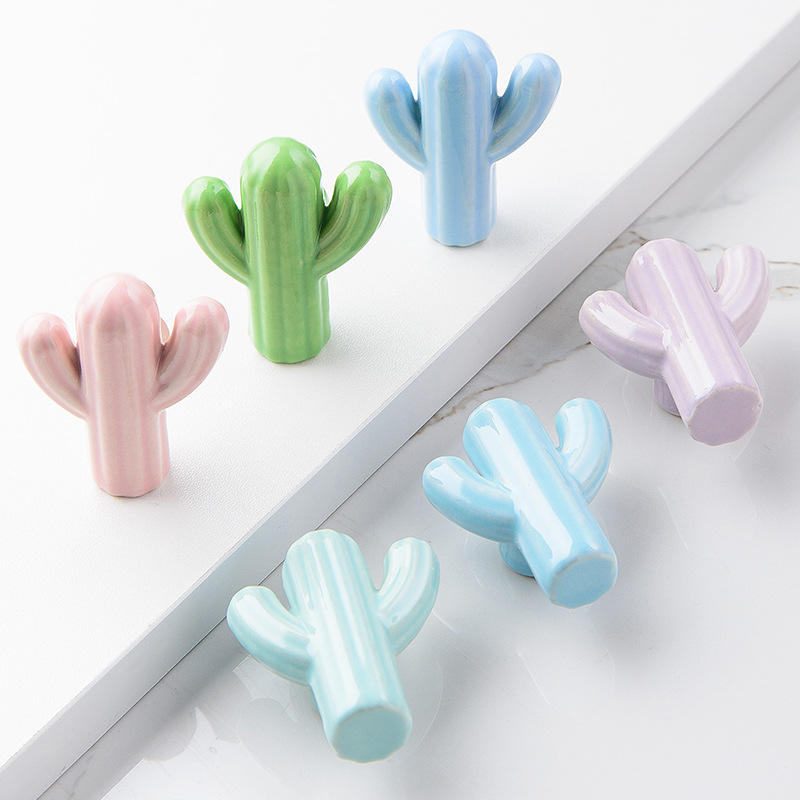 1/4 poignées de meuble en céra - Unique Furniture Hardware avis et prix